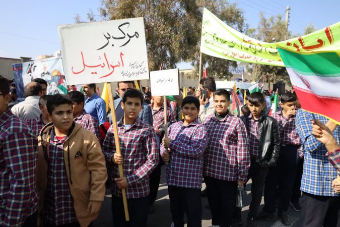 رفسنجان یکصدا مرگ بر آمریکا شد ؛ راهپیمایی ۱۳ آبان روز ملی مبارزه با استکبار