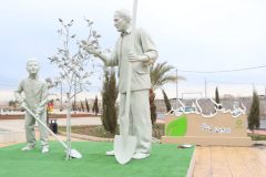 افتتاح بوستان کشاورز نخستین بوستان خیرساز و رونمایی از مجسمه کشاورز پسته‌کار در رفسنجان