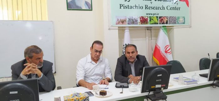 بررسی عارضه لکه پوست استخوانی پسته و ارائه راهکارهای مبارزه با آن