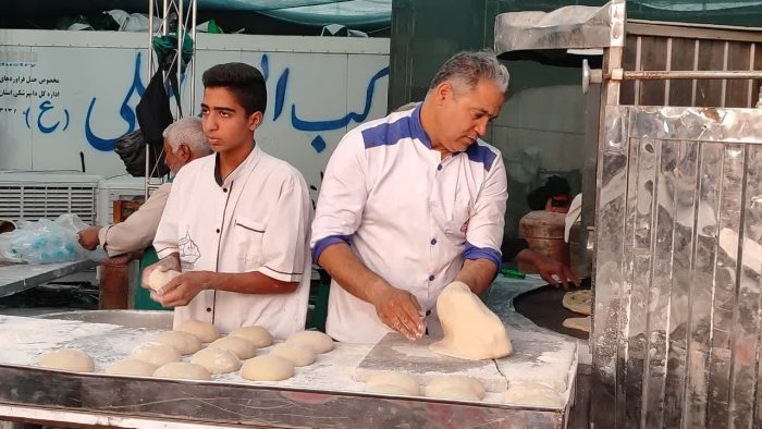 توزیع روزانه هزاران وعده غذایی و خدمات فرهنگی توسط موکب امیرالمؤمنین (ع) نوق رفسنجان در مسیر پیاده‌روی اربعین