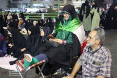 روایتی از عشق و ایستادگی در میدان سردار سلیمانی/ از باران رحمت تا آسفالت سرد؛ اما دلش گرم