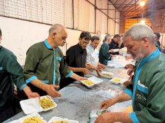 خدمت بی‌منت خادمان رفسنجان؛ توزیع ۳۲ هزار وعده غذای گرم در موکب خاتم‌الانبیا(ص)