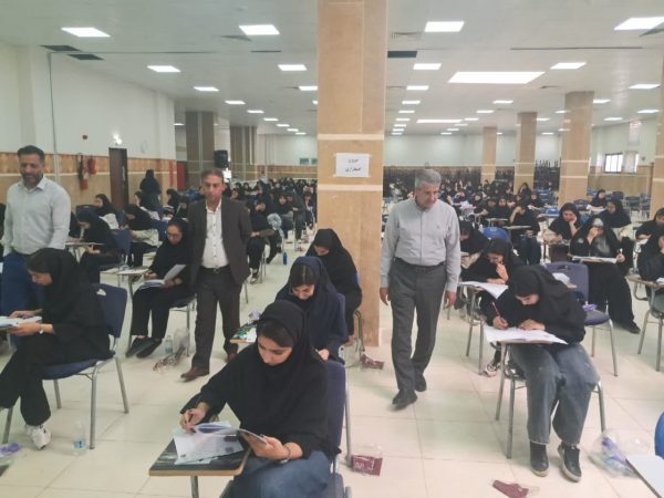 رقابت ۵۳۴ داوطلب آزمون کاردانی به کارشناسی درشهرستان  رفسنجان