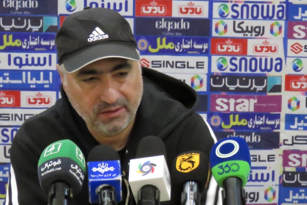 به حدی شجاعت دارم که عذرخواهی کنم/تیم پرسپولیس در بهترین فرم خودش قرار دارد