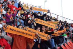 تصاویری زیبا از حضور بانوان در ورزشگاه صنعت مس رفسنجان