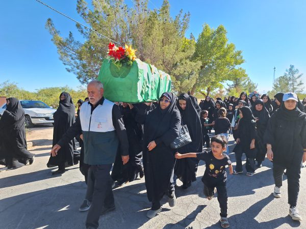 آئین تشییع نمادین پیکر مطهر امام رضا (ع) توسط بانوان دهستان رضوان برگزارشد